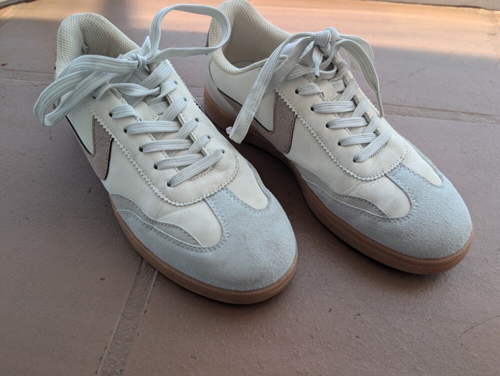 LUCKY STEP Women's 9 Retro Fashion Sneakers Casual Non Slip Comfort Shoes